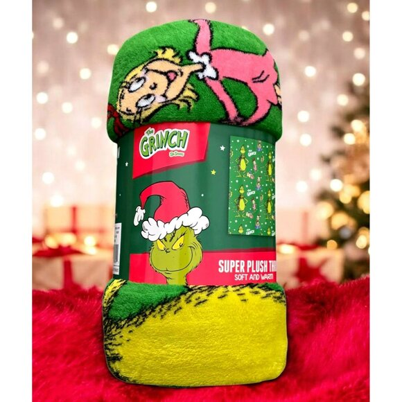 New Grinch Max Plush Throw Blanket Kids Christmas Holiday Gift 46x60 Lightweight - Picture 1 of 9